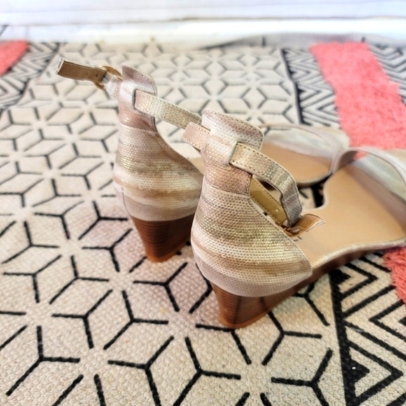 VAN ELI TEXTURED WEAVE EARTH TONES WEDGE SANDAL, SZ 9 - Picture 8 of 16